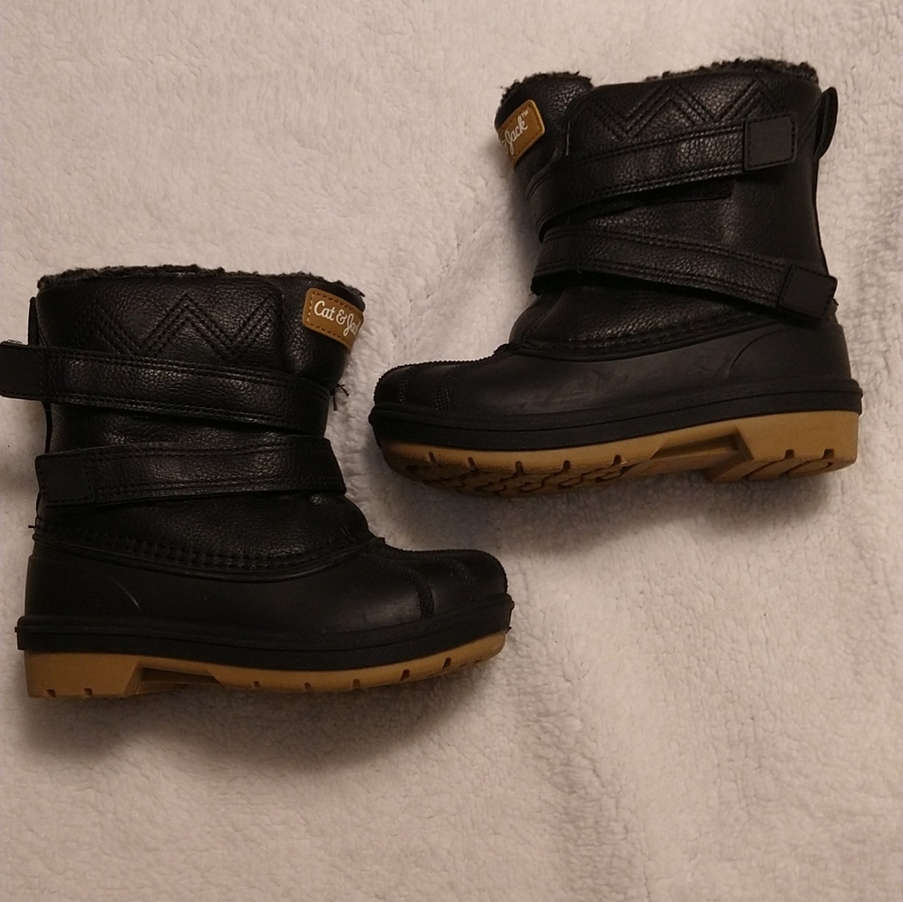 Toddler boys size 9 winter boots